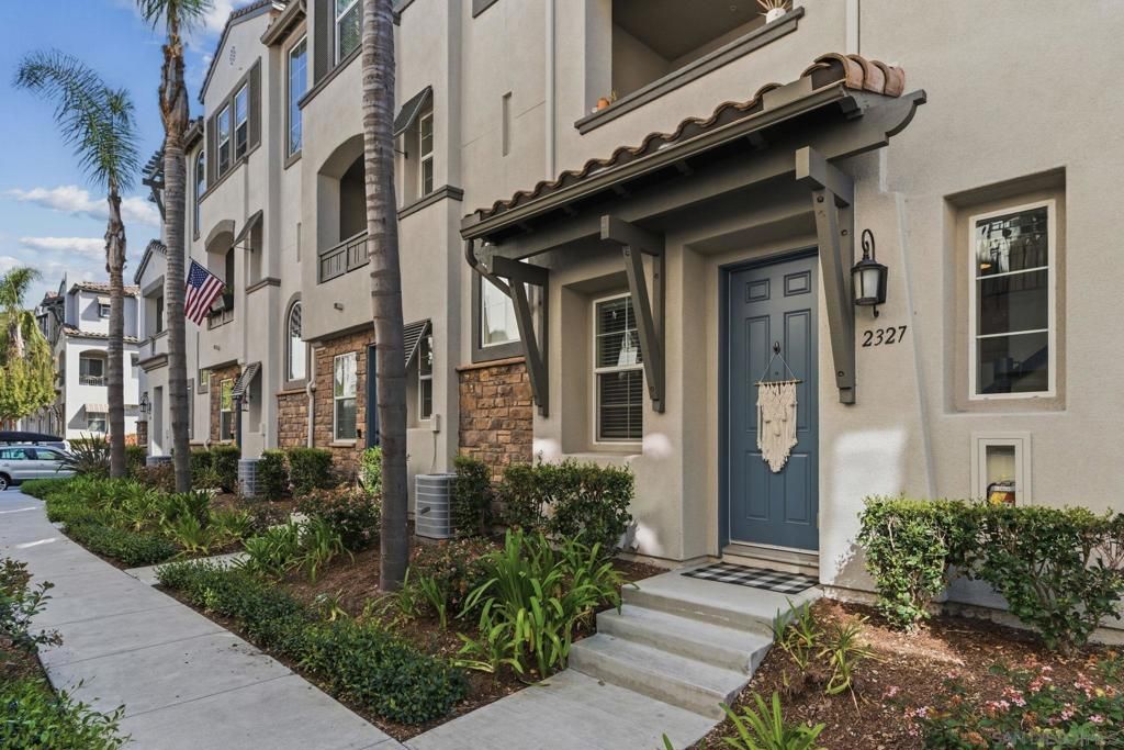 Image 1 of property listing at 2327 Sentinel Ln, San Marcos, CA 92078