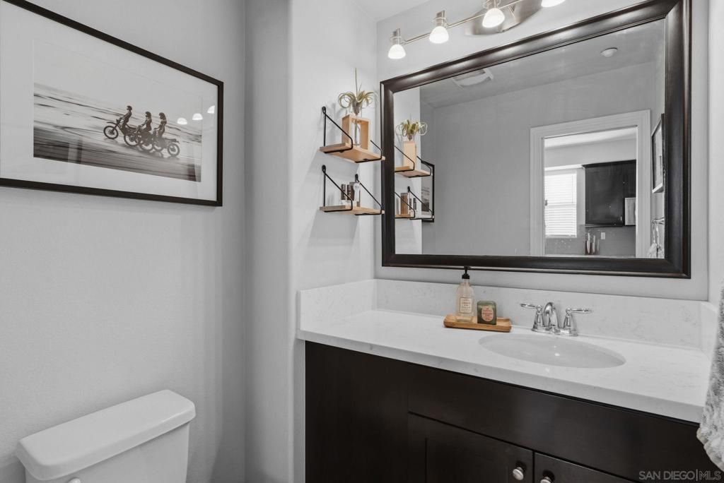 Image 13 of property listing at 2327 Sentinel Ln, San Marcos, CA 92078