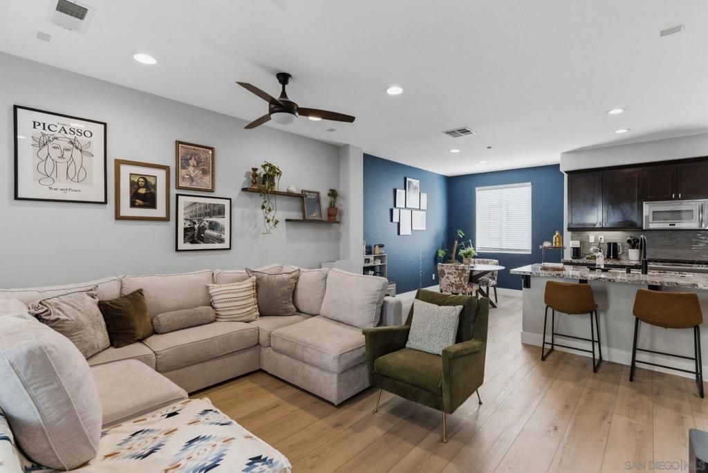 Image 2 of property listing at 2327 Sentinel Ln, San Marcos, CA 92078