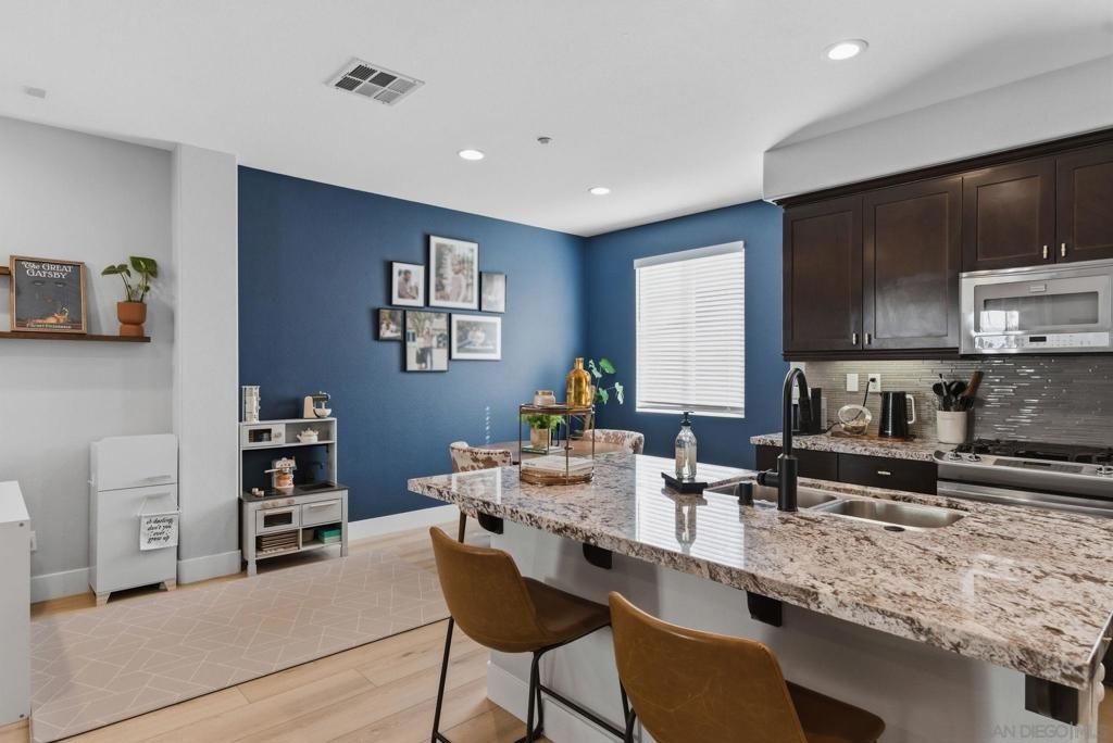 Image 3 of property listing at 2327 Sentinel Ln, San Marcos, CA 92078