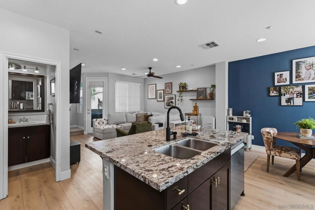 Image 9 of property listing at 2327 Sentinel Ln, San Marcos, CA 92078