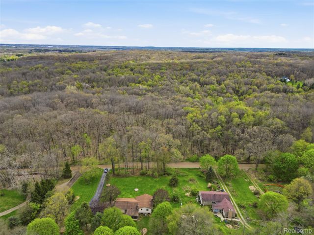 1525 E Dawson Road, Milford Charter Township, MI 48381