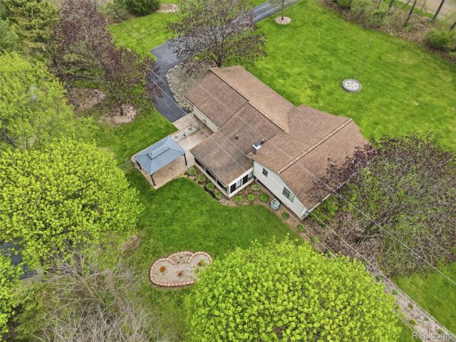 1525 E Dawson Road, Milford Charter Township, MI 48381