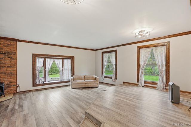 1525 E Dawson Road, Milford Charter Township, MI 48381
