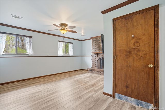 1525 E Dawson Road, Milford Charter Township, MI 48381