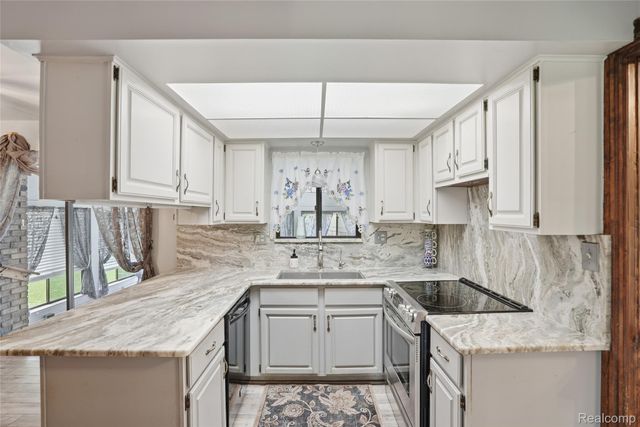 1525 E Dawson Road, Milford Charter Township, MI 48381