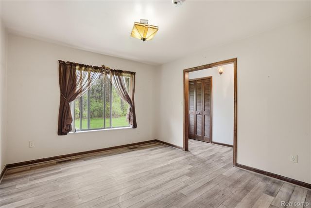 1525 E Dawson Road, Milford Charter Township, MI 48381