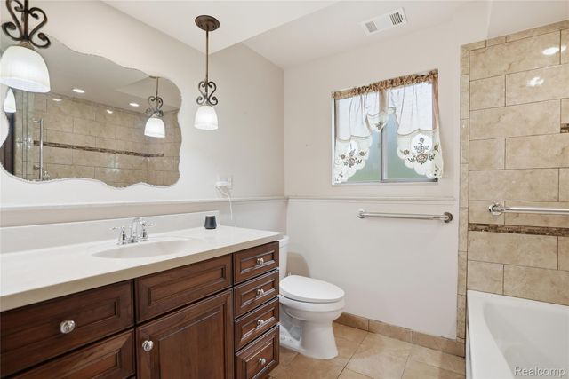 1525 E Dawson Road, Milford Charter Township, MI 48381