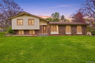 1525 E Dawson Road, Milford Charter Township, MI 48381