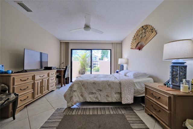 5257 MYRTLE WAY 29, Sarasota, FL 34235