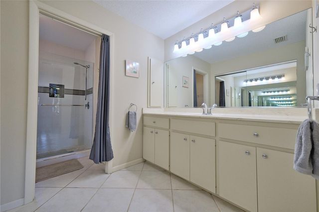 5257 MYRTLE WAY 29, Sarasota, FL 34235