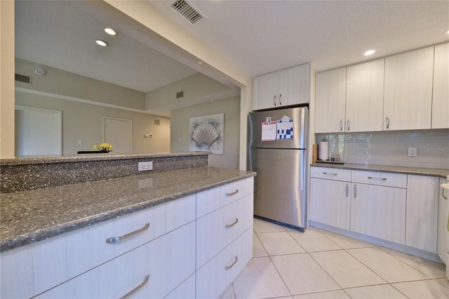 5257 MYRTLE WAY 29, Sarasota, FL 34235