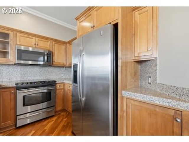 742 Se Fairwinds Loop 742G, Vancouver, WA 98661