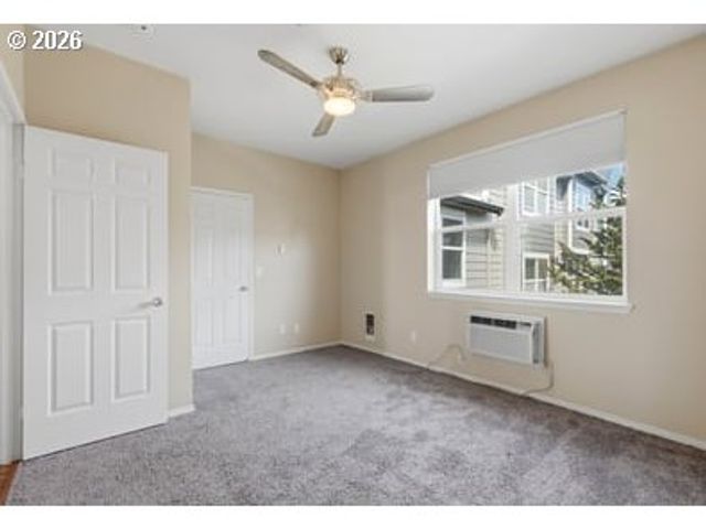 742 Se Fairwinds Loop 742G, Vancouver, WA 98661