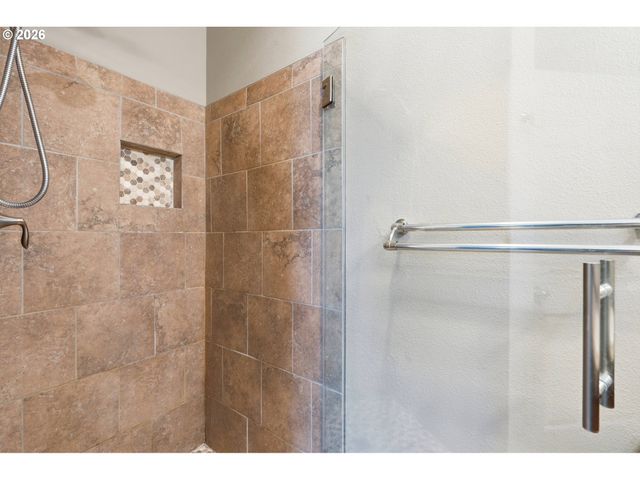 742 Se Fairwinds Loop 742G, Vancouver, WA 98661