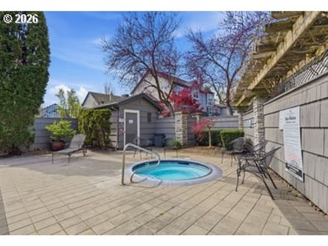 742 Se Fairwinds Loop 742G, Vancouver, WA 98661