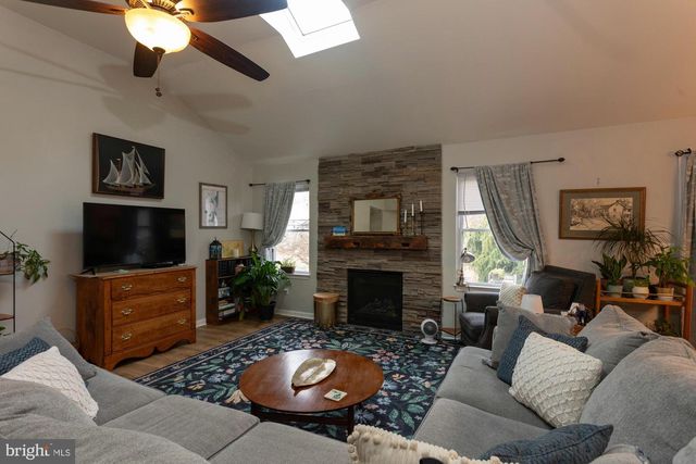 49 OXYCOCUS ROAD, Manahawkin, NJ 08050