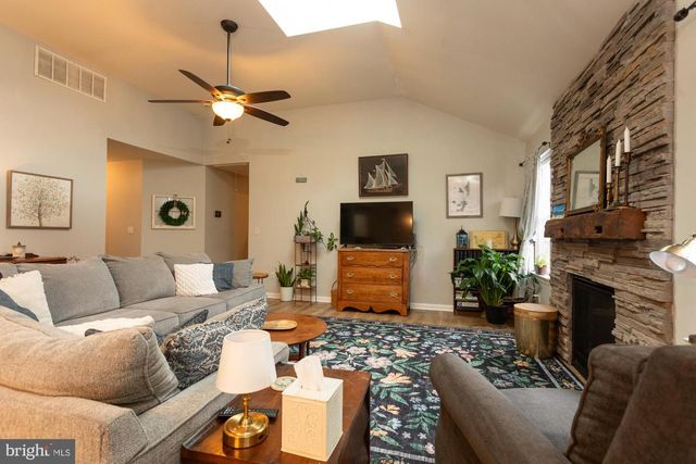 49 OXYCOCUS ROAD, Manahawkin, NJ 08050