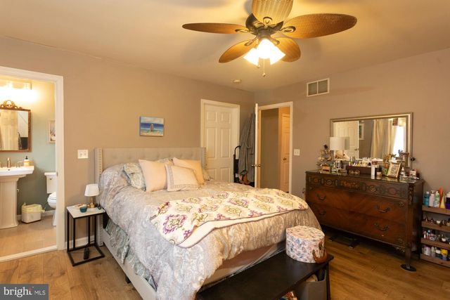 49 OXYCOCUS ROAD, Manahawkin, NJ 08050