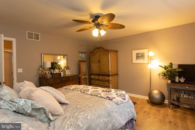 49 OXYCOCUS ROAD, Manahawkin, NJ 08050