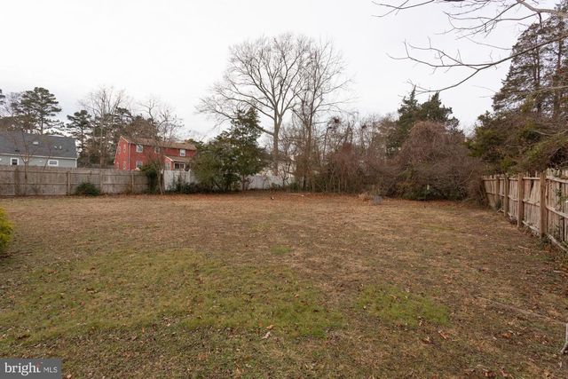 49 OXYCOCUS ROAD, Manahawkin, NJ 08050