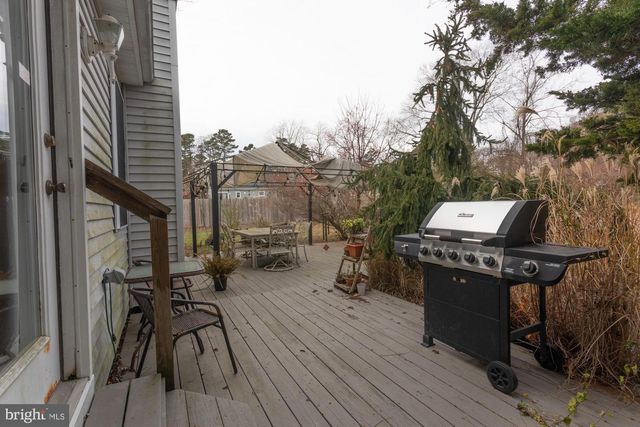 49 OXYCOCUS ROAD, Manahawkin, NJ 08050