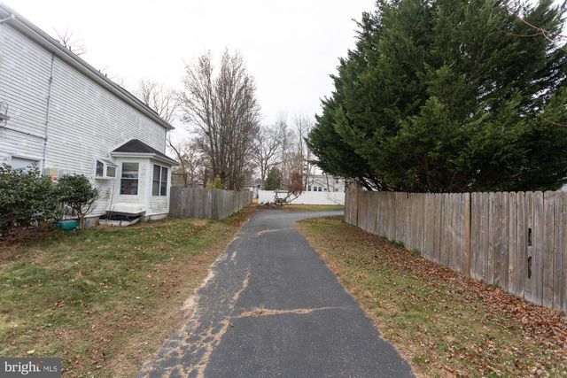 49 OXYCOCUS ROAD, Manahawkin, NJ 08050