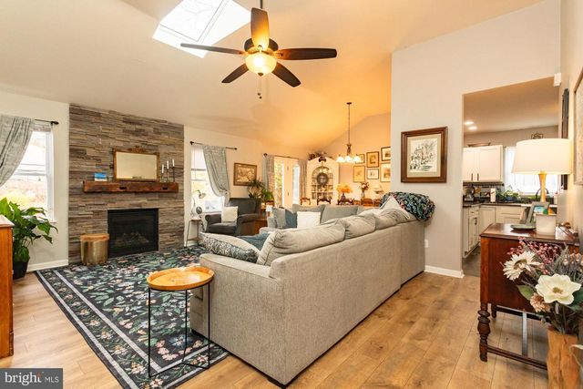 49 OXYCOCUS ROAD, Manahawkin, NJ 08050