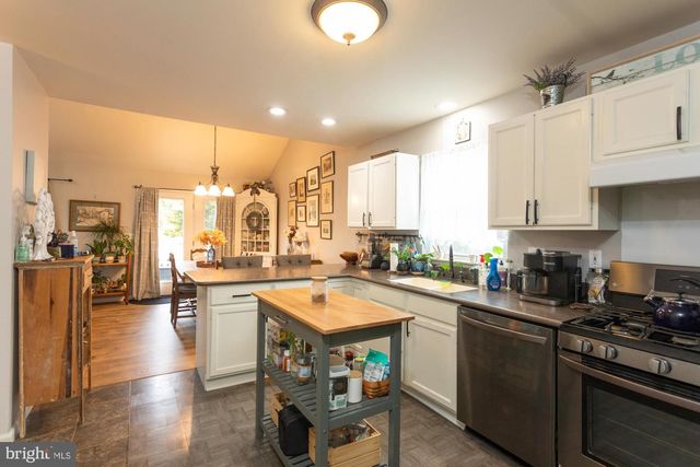 49 OXYCOCUS ROAD, Manahawkin, NJ 08050