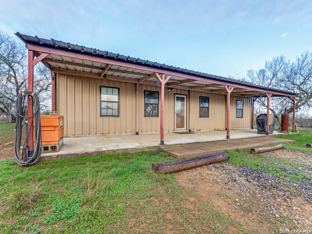 813 Pleasant Acres, Seguin, TX 78155