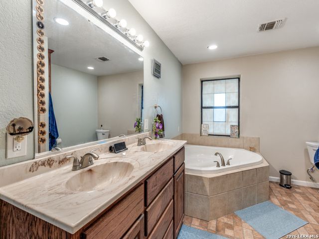 813 Pleasant Acres, Seguin, TX 78155