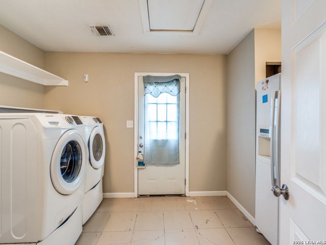 813 Pleasant Acres, Seguin, TX 78155