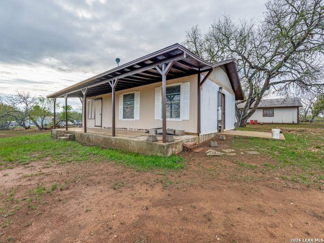 813 Pleasant Acres, Seguin, TX 78155