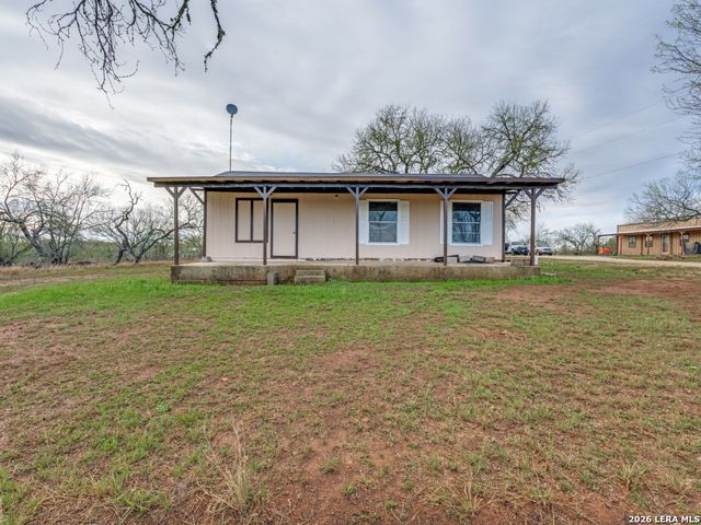 813 Pleasant Acres, Seguin, TX 78155