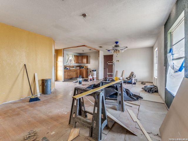 813 Pleasant Acres, Seguin, TX 78155