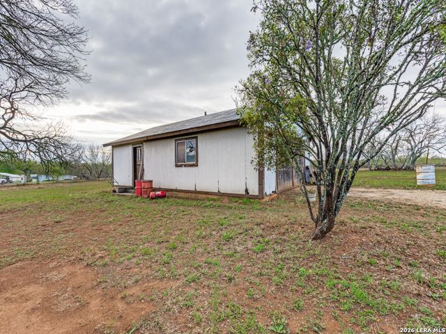 813 Pleasant Acres, Seguin, TX 78155