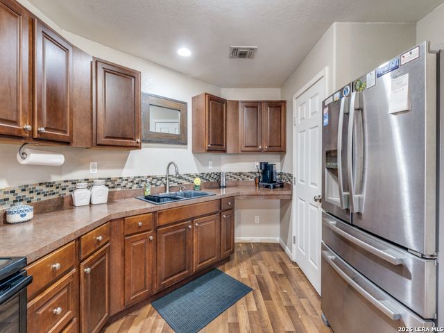 813 Pleasant Acres, Seguin, TX 78155