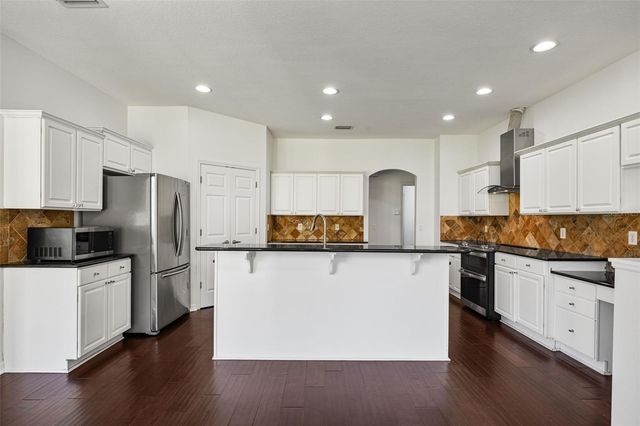 1452 KENSINGTON WOODS DRIVE, Lutz, FL 33549