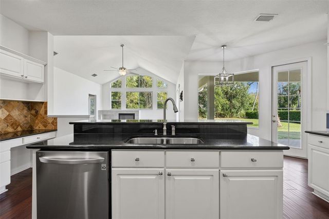 1452 KENSINGTON WOODS DRIVE, Lutz, FL 33549