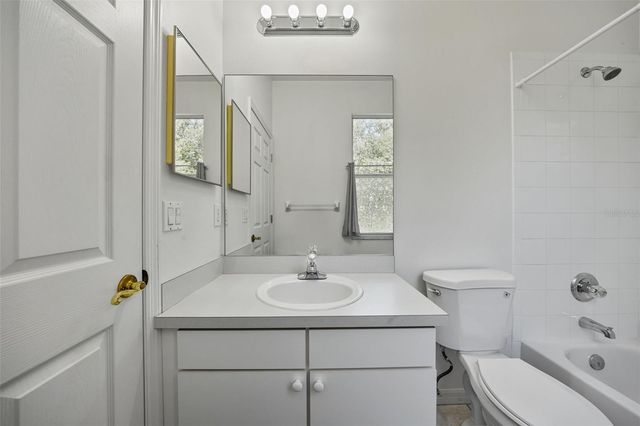 1452 KENSINGTON WOODS DRIVE, Lutz, FL 33549