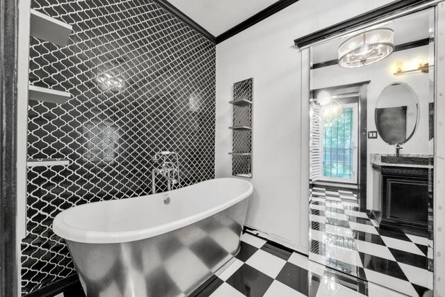 3102 Breezy Pines Court, Kingwood, TX 77339