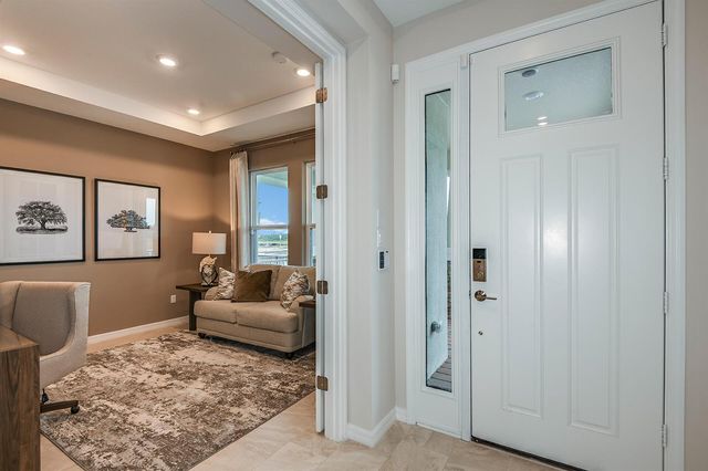 597 SE Ranch Oak Circle, Port St. Lucie, FL 34984