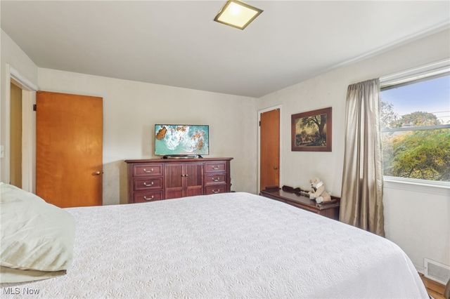 21763 Hillsdale Avenue, Fairview Park, OH 44126