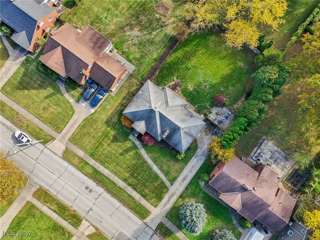 21763 Hillsdale Avenue, Fairview Park, OH 44126