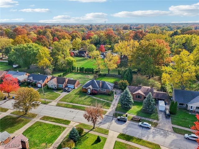 21763 Hillsdale Avenue, Fairview Park, OH 44126
