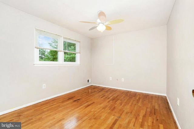 22 TERRAPIN LA, Hamilton, NJ 08619