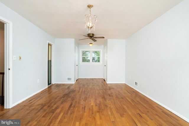 22 TERRAPIN LA, Hamilton, NJ 08619