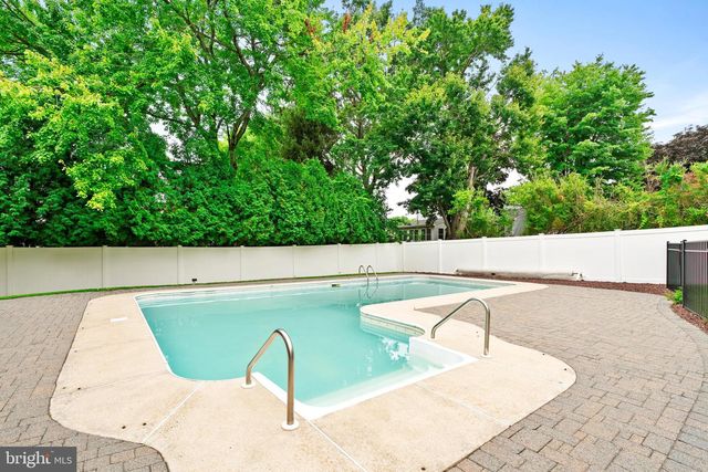 22 TERRAPIN LA, Hamilton, NJ 08619