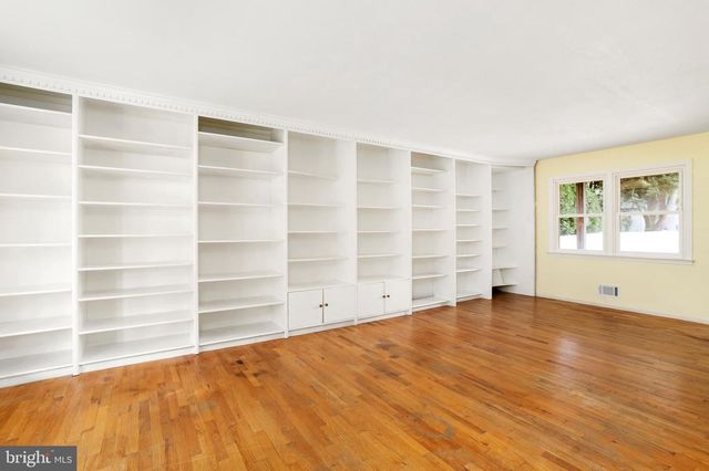 22 TERRAPIN LA, Hamilton, NJ 08619