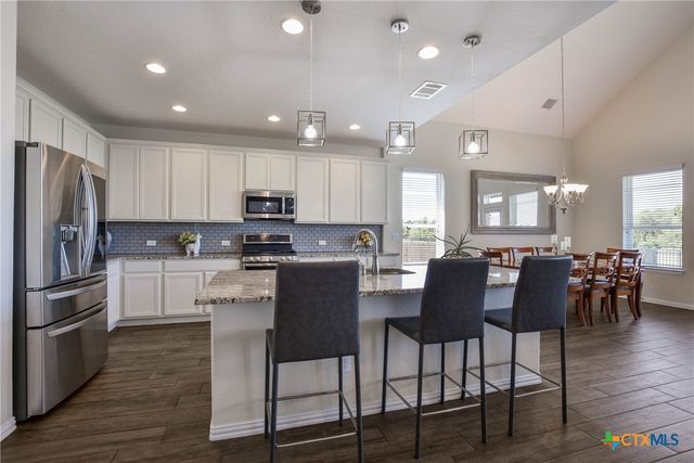 521 Middle Brook Drive, Leander, TX 78641